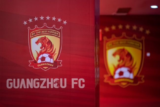 首款定档预告以“重口的案件”“生猛的场面”引发观众热议，纷纷表示许久未见观感如此“地道”的港片
